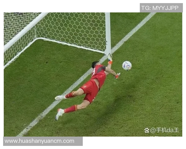 足球明星帅气登场展现独特魅力与光芒照亮全场成焦点